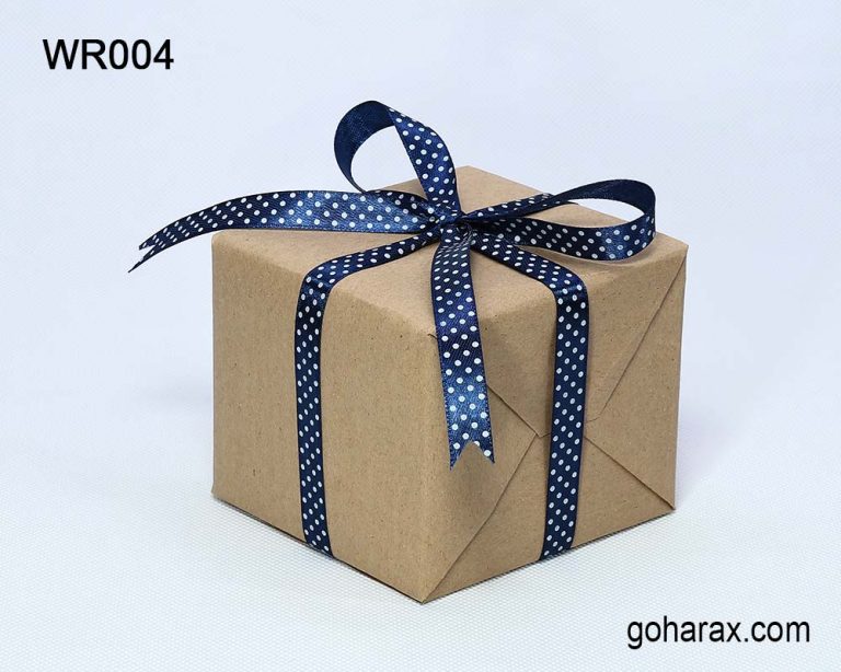 کادوپیچی با کاغذ کرافت شکلاتی و روبان سرمه ای