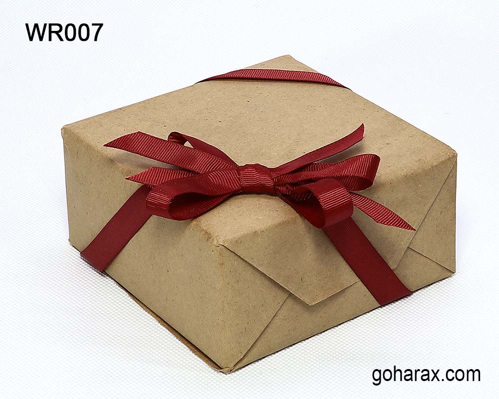 کادوپیچی با کاغذ کرافت و روبان زرشکی