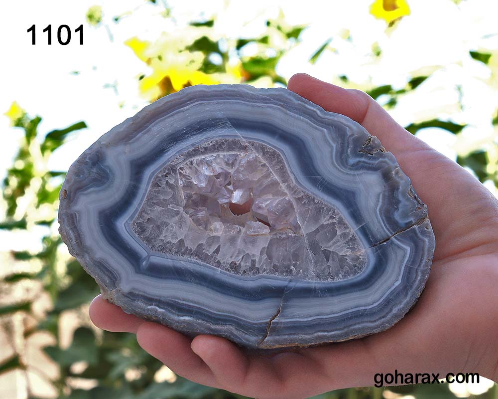 1101c سنگ زینتی عقیق با رشد کریستال کوارتز