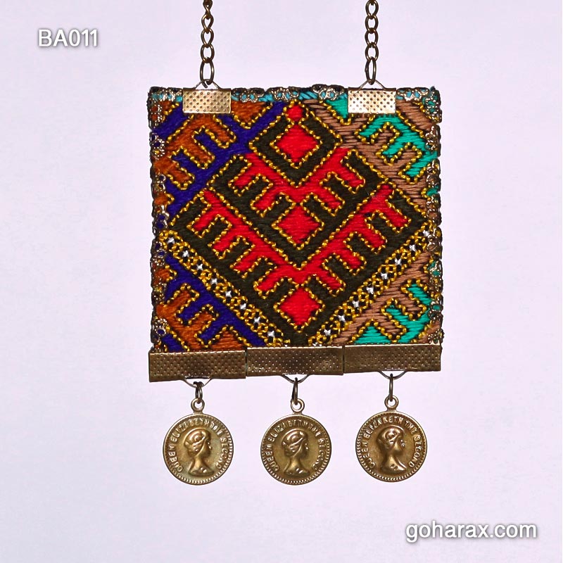ba011a گردن بند رو مانتویی سوزن دوزی بلوچی دست ساز