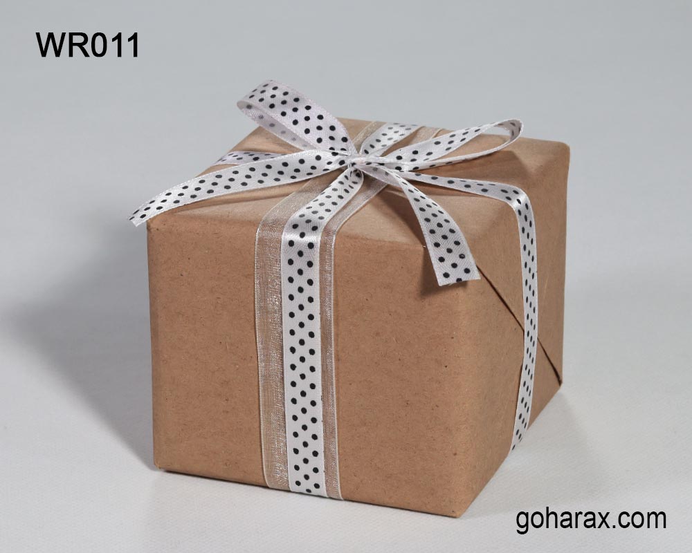wr11a کادوپیچی با کاغذ کرافت و روبان سفید